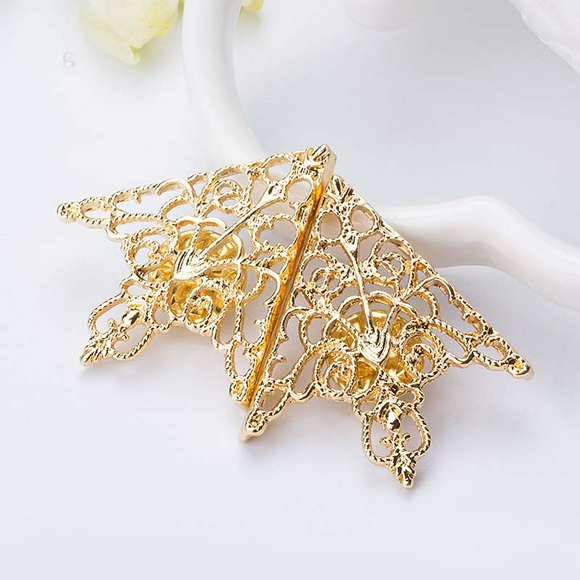 Goth Triangular Hollow Filigree Collar Tip Pins - Picture 8 of 16